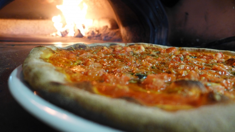 pizzeria-VILLENEUVE D ENTRAUNES-min_pizza-2643374
